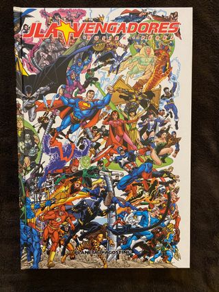 ABSOLUTE JLA VENGADORES DC COMIC PLANETA