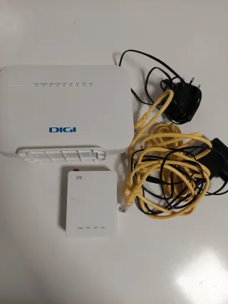 Router Digi y ZTE con cables