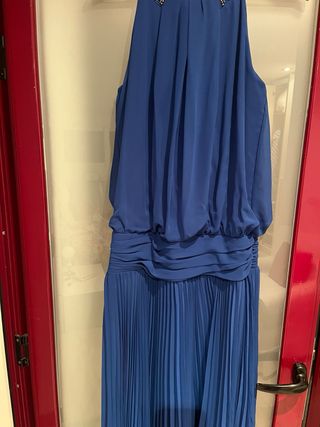 Vestido fiesta largo azul con pedrería