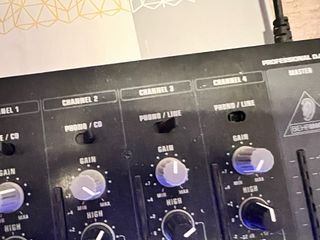 Mesa de mezclas Behringer DJX750