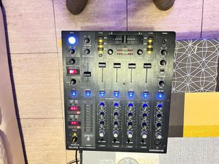 Mesa de mezclas Behringer DJX750