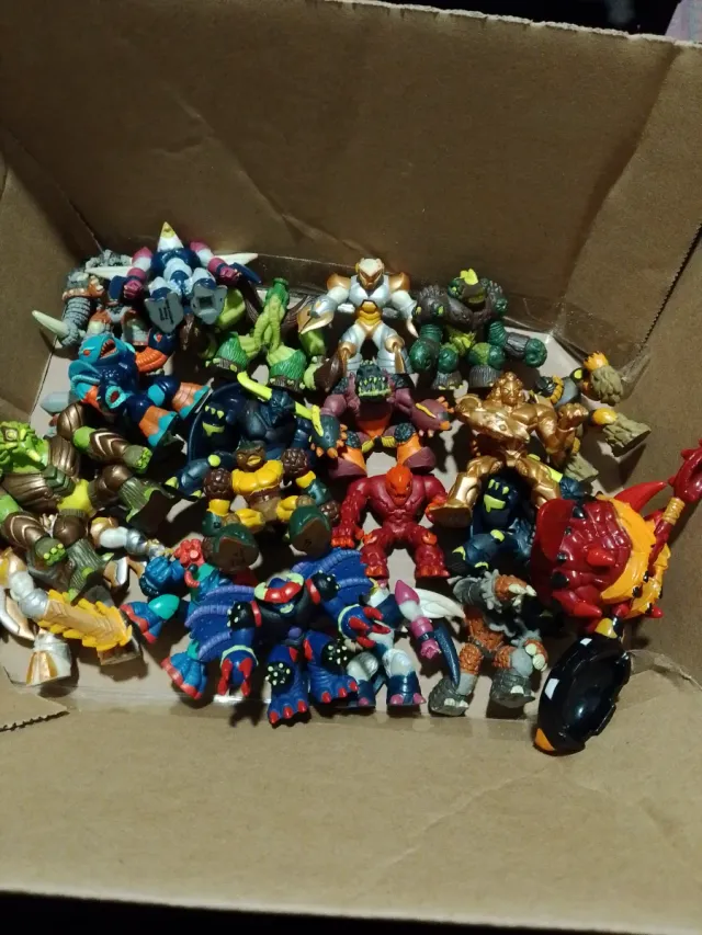 Lote 21 Gormitis Figuras