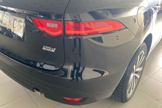 Jaguar F-Pace   2.0L i4D AWD Automatico RSport