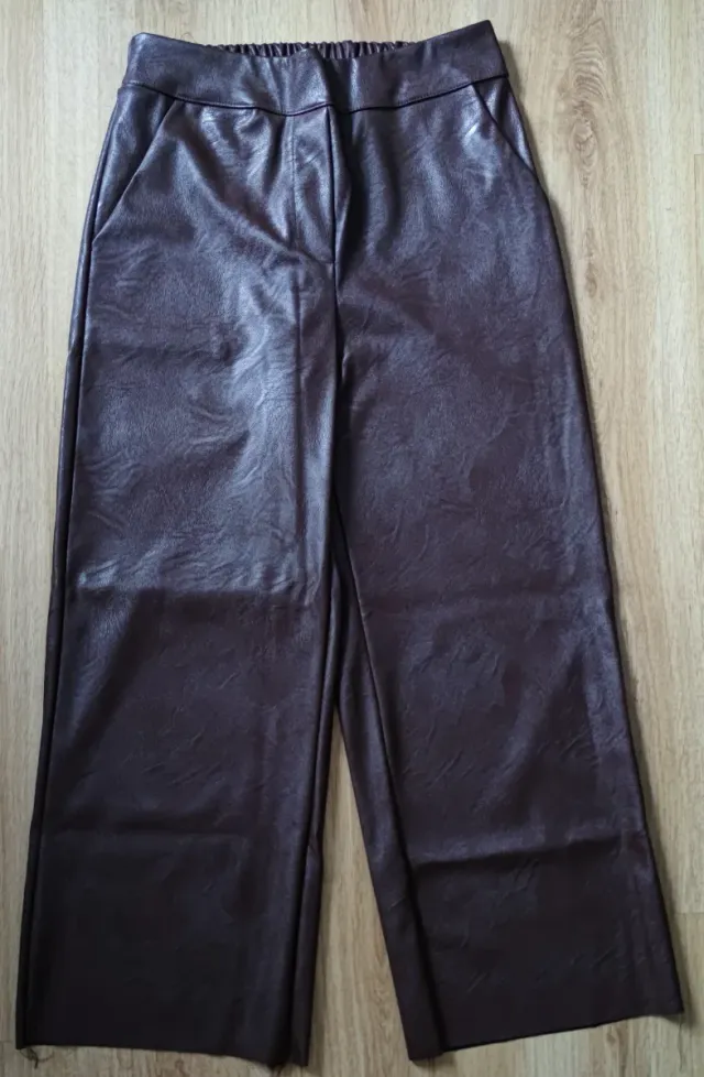 Pantalón de efecto piel con jersey S/M