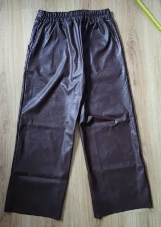 Pantalón de efecto piel con jersey S/M