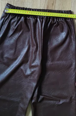 Pantalón de efecto piel con jersey S/M