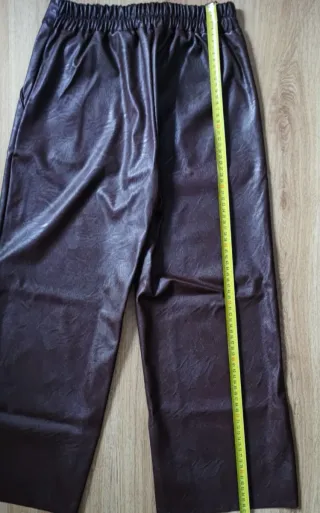 Pantalón de efecto piel con jersey S/M