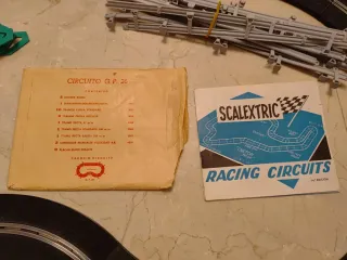 Scalextric 2 circuitos GP 26 + extras