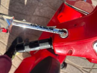 Vespa Eléctrica Roja