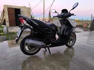 Moto Kymco Agility City 125 Negra