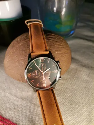Reloj Clásico Negro y Mostaza