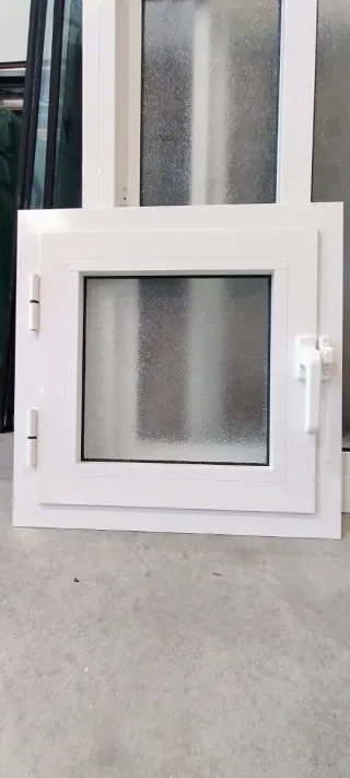 Ventana aluminio blanco abatible "A ESTRENAR"