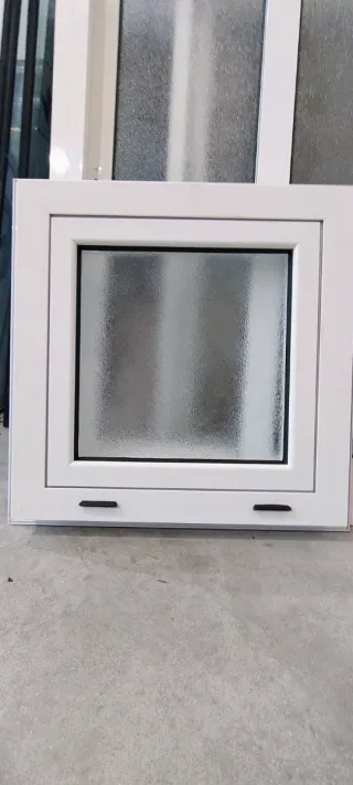 Ventana aluminio blanco abatible "A ESTRENAR"