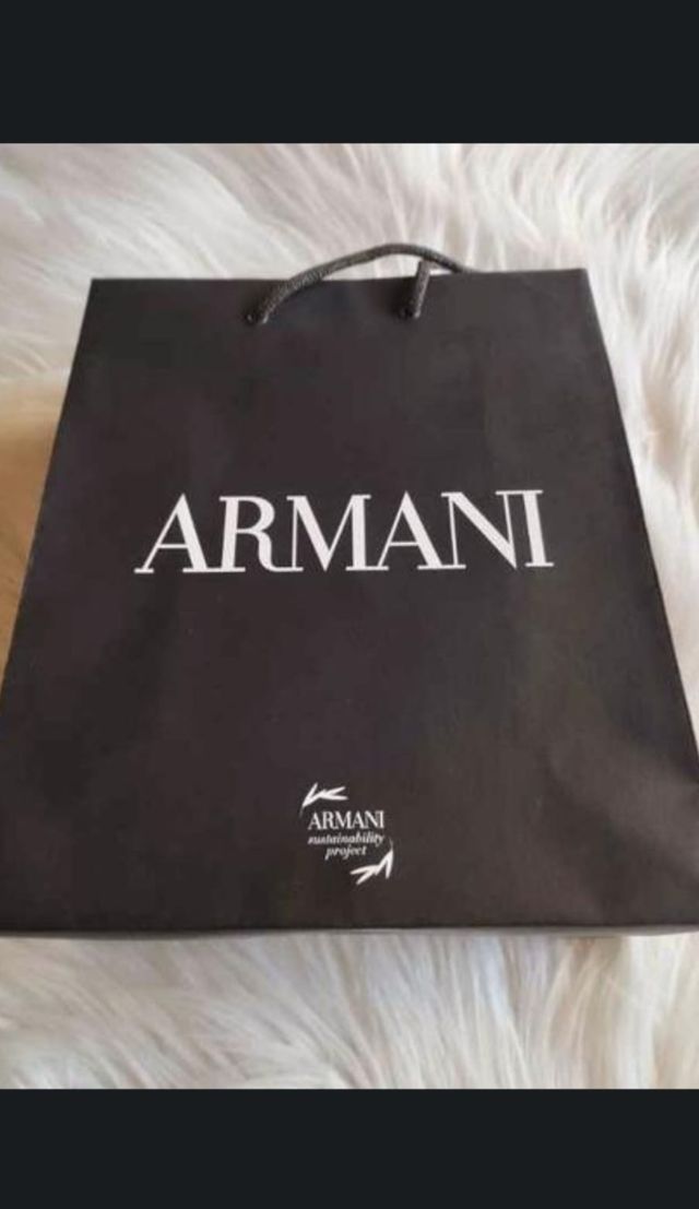 Bolsas originales de Armani y Guess