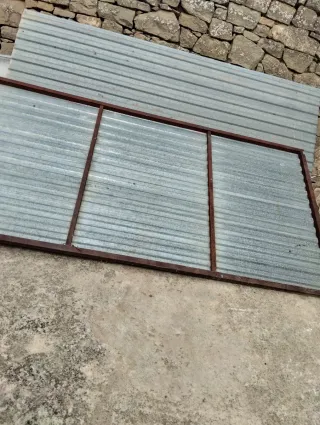 Puerta de garaje metálica