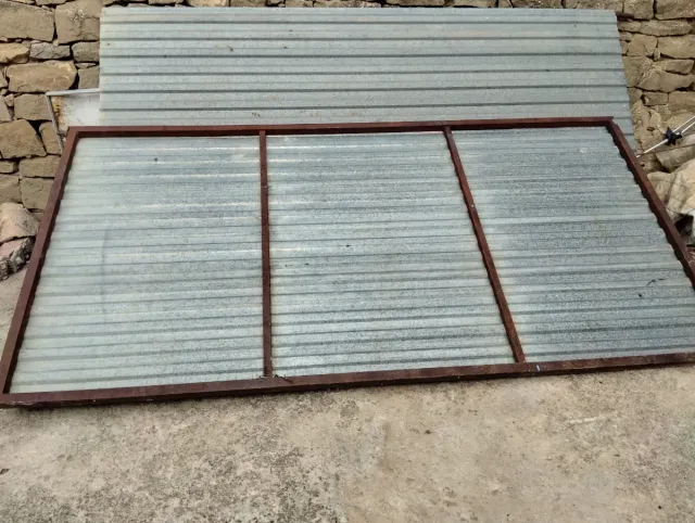 Puerta de garaje metálica