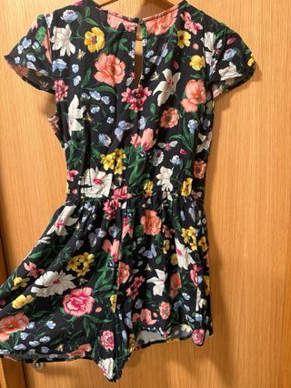 Mono Hollister floral talla M