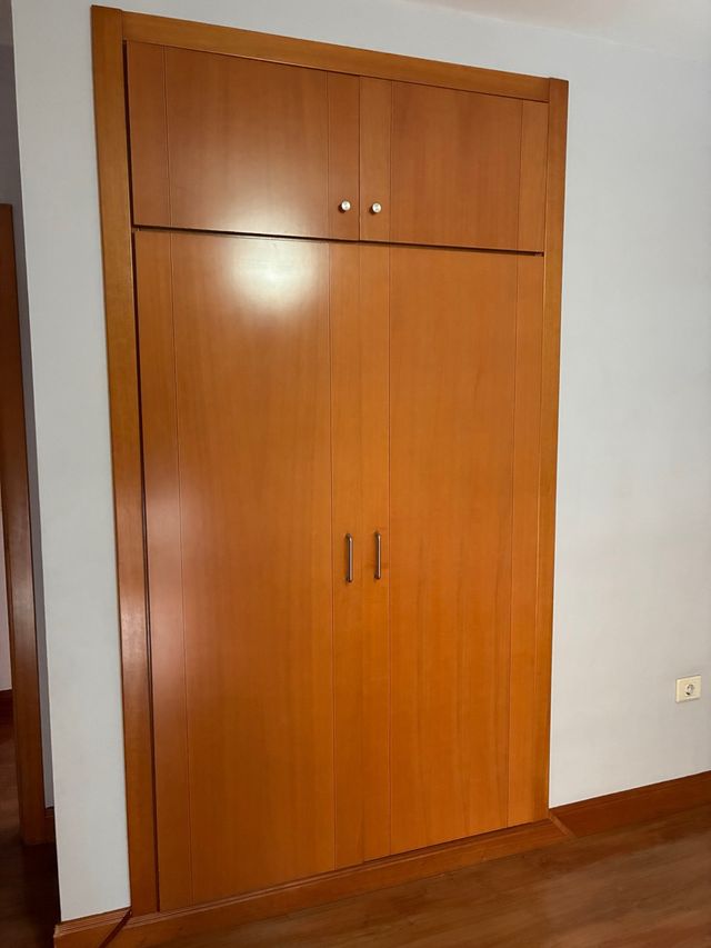5 Puertas de habitación y 2 de armario de madera