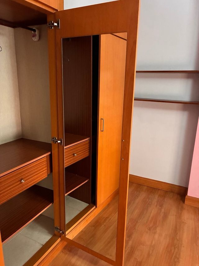 5 Puertas de habitación y 2 de armario de madera