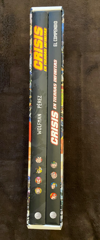 ABSOLUTE CRISIS EN TIERRAS INFINITAS COFRE 2 TOMOS