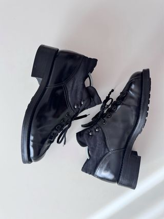 Stivali vintage e rari di Prada con chiusura allacciata