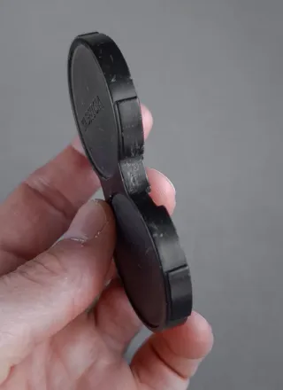 Copriobiettivo per fotocamere TLR Yashica