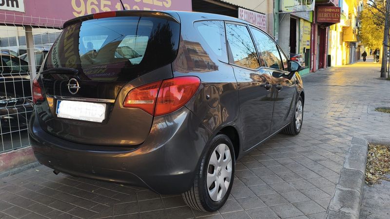 Opel Meriva 2011, foto 8