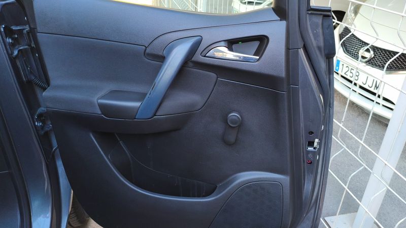 Opel Meriva 2011, foto 13