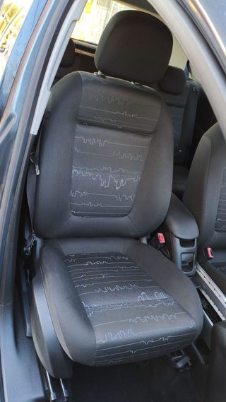 Opel Meriva 1.4 año 2011 y 12 meses garantia