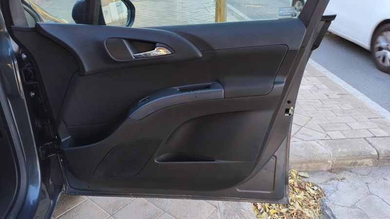 Opel Meriva 2011, foto 24