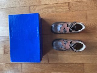 Sapatos de bebé castanhos, tamanho 26