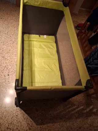 Cuna de viaje plegable