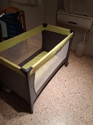 Cuna de viaje plegable