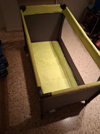 Cuna de viaje plegable