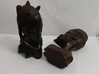 Figuras africanas, talladas a mano (pareja)