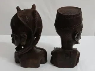 Figuras africanas, talladas a mano (pareja)
