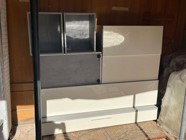 Mueble TV moderno blanco y negro