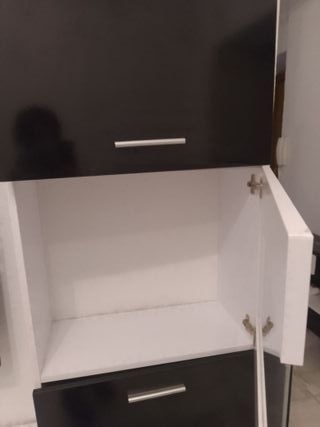 Mueble de salon - vitrina blanco y negro
