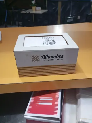 Se precisa camarera