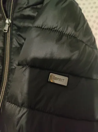 Abrigo acolchado negro Esprit