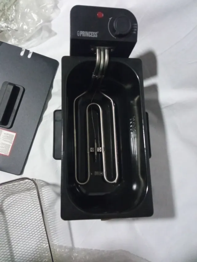 Freidora eléctrica negra