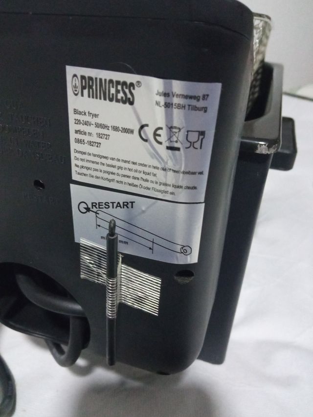 Freidora eléctrica negra