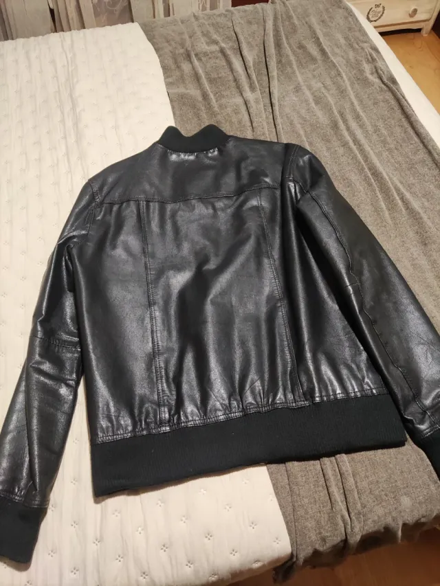 Cazadora Bomber Cuero Negra