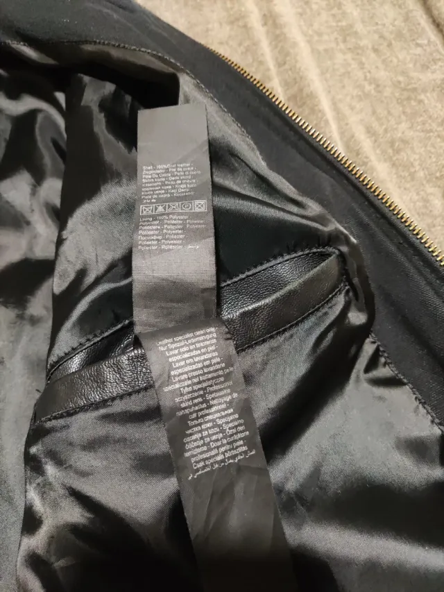 Cazadora Bomber Cuero Negra