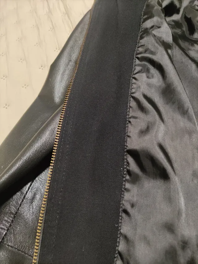 Cazadora Bomber Cuero Negra