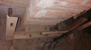 Sembradora frontal de 9 chorros.