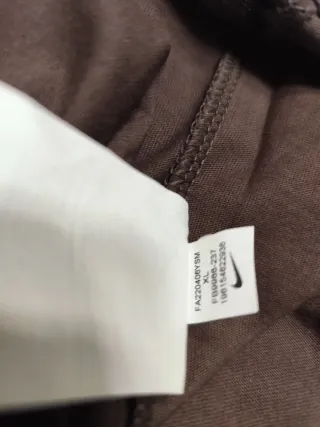 Camiseta Nike Mini Swoosh Marrón Talla XL