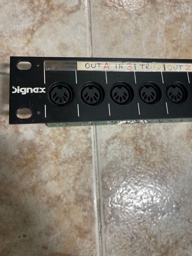 Signex CPM22 Patchbay MIDI