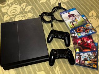 Ps4 en perfectas condiciones+ 4 juegos y 2 mandos