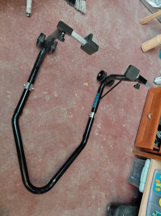 Caballete trasero para moto